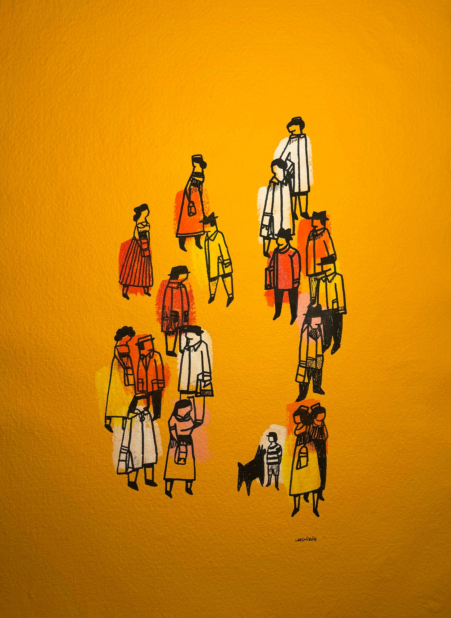 Multitud en Amarillo, Naranja y Rosa con un Niño y su Perro